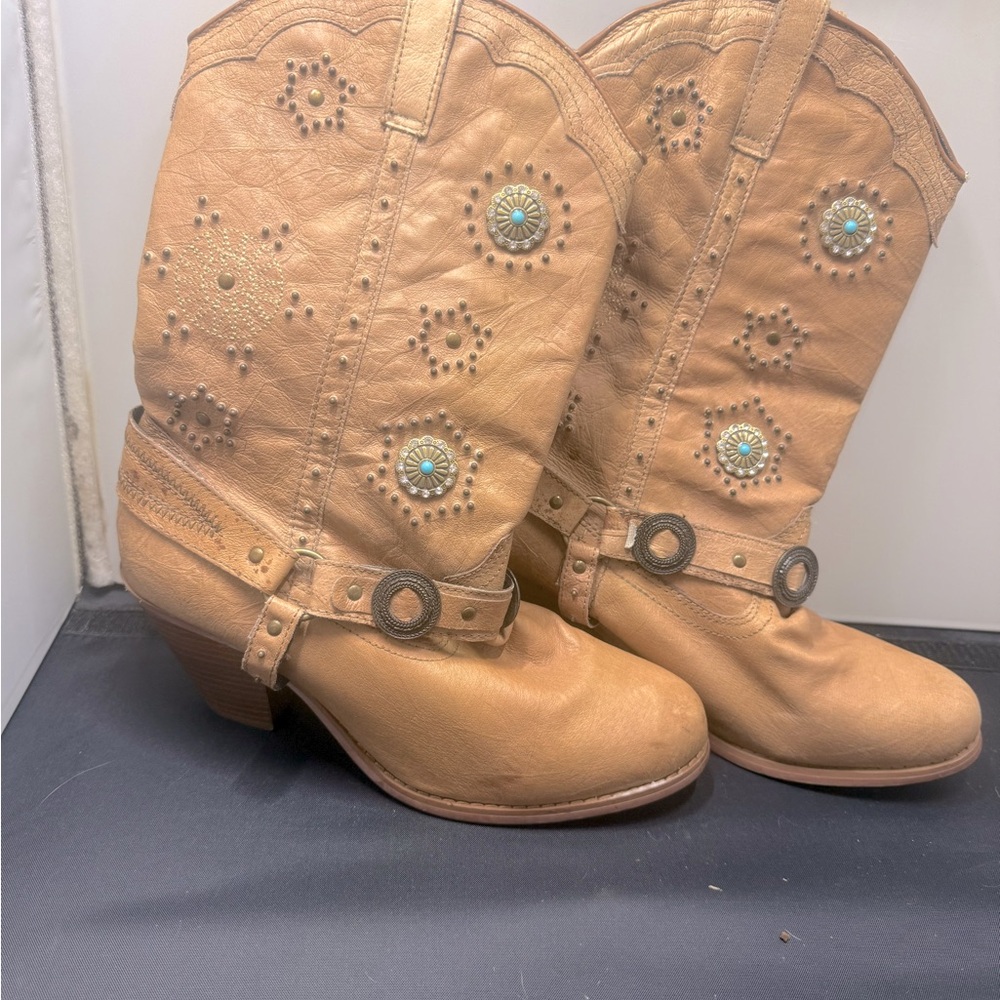 Women's Tan Western Boots